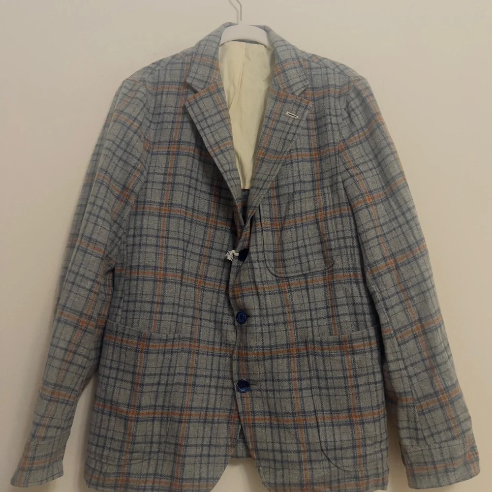 Men’s Gray & Orange Plaid Blazer – Size Small, New